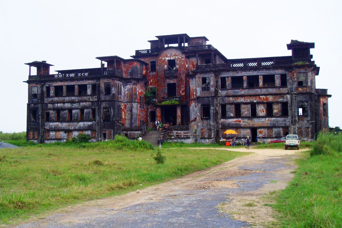 Nhà ga bỏ hoang Bokor Hill